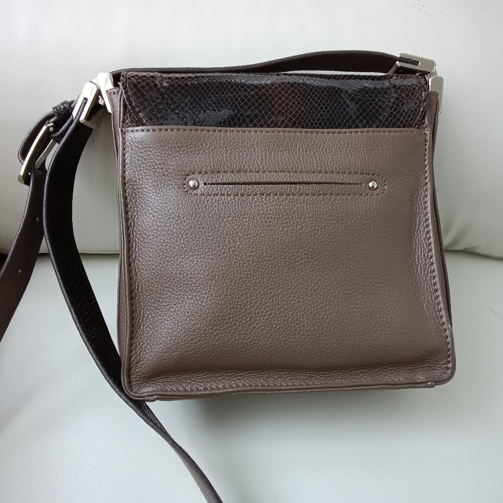 B. Makowsky Crossbody Bag Brown Leather - Picture 2 of 6